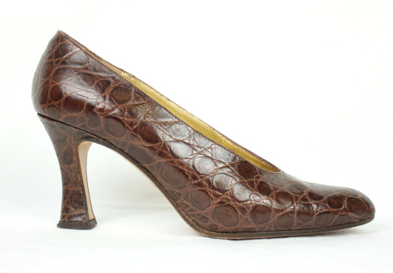 80s Saks Fifth Avenue heels // croc embossed leather // size 8AA image 2