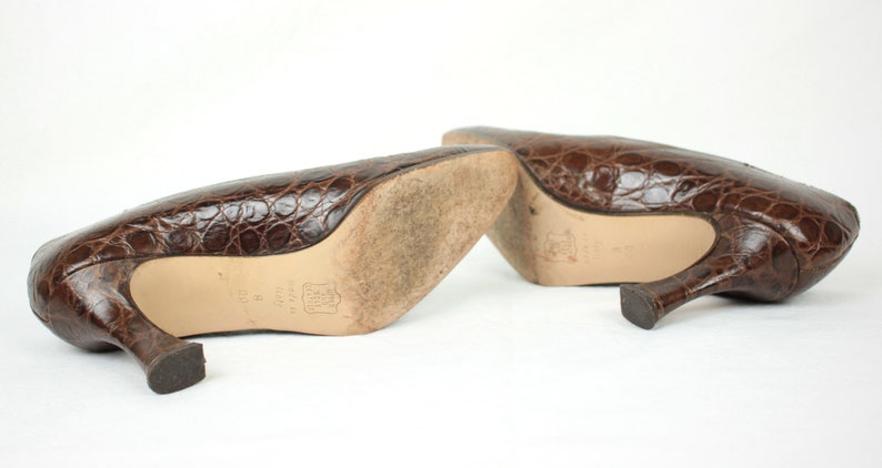 80s Saks Fifth Avenue heels // croc embossed leather // size 8AA image 10