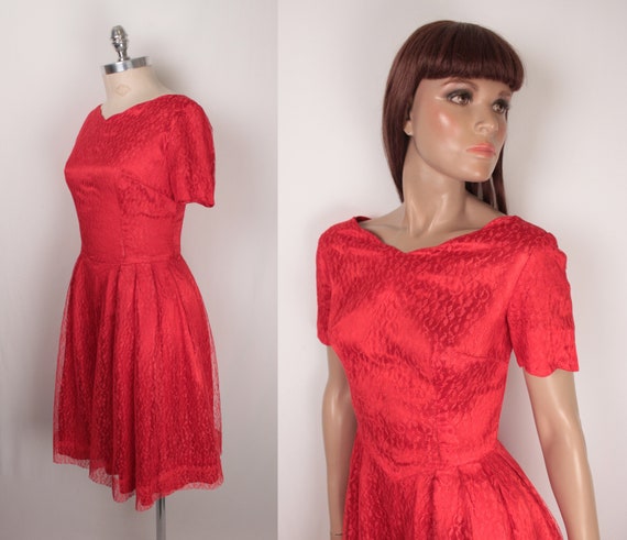 60s cocktail dress // red lace // scalloped neckli