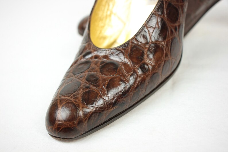 80s Saks Fifth Avenue heels // croc embossed leather // size 8AA image 5