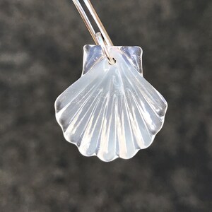 UV reactive seashell pendant