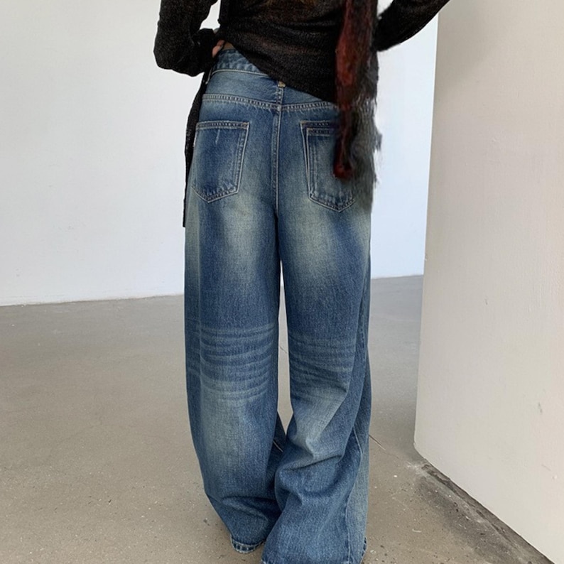 Wide Leg Jeans | Casual Loose Straight Denim | Daily Wear | Y2K Streetwear Style

Vintage wide jeans with minimal korean style