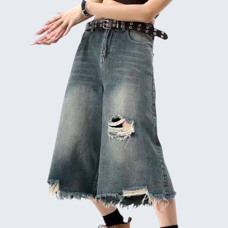 Ripped Denim Jorts | Wide Leg Cropped Pants | Daily Wear | Y2K Streetwear Style

Distressed wide leg denim jorts with ripped knee and vintage Y2K streetwear style