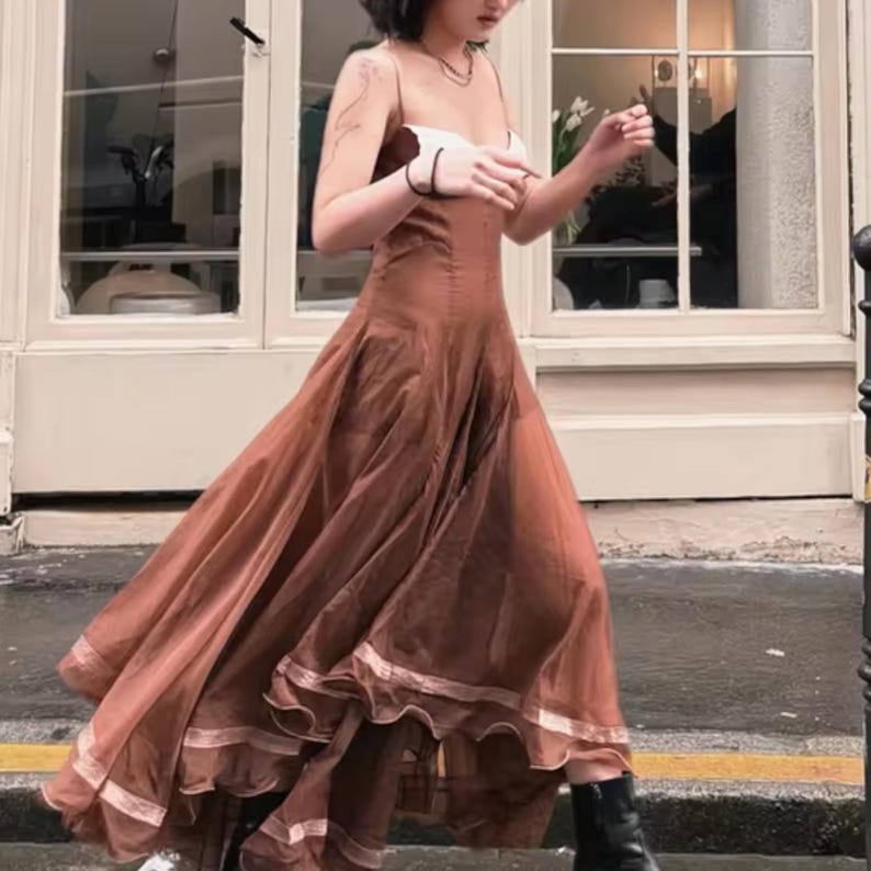 Beach Party Dress | Sleeveless Pleated Long Gown | Summer Wear | Romantic Beach Style

Beach party dress with sleeveless pleated gown shape, flowing long hem, and romantic summer styling.