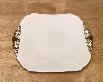 シェリー・イングランド チャイナティー：ホワイト デリケート サービングプレート - ゴールドトリム 272101