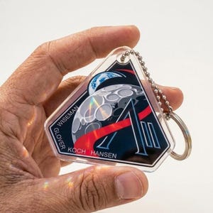 Artemis II Crew 2D Flat Acrylic Keychain, NASA Astronaut Mission Keyring, Wiseman Glover Koch Hansen Space Charm, Moon Mission Gift