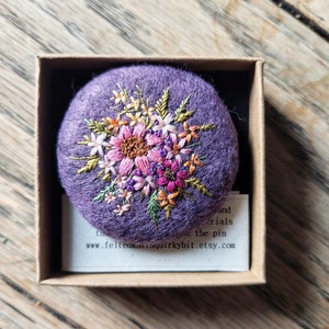 Hand embroidered felt brooch/ Recycled Brooch/Floral brooch zdjęcie 8