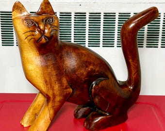 Grande sculpture de chat en bois sculptée à la main MCM vintage