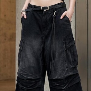 Pleated Denim Jorts | Vintage Wide Leg Shorts | Daily Wear | Retro Y2K Streetwear

Pleated denim jorts for men with a vintage washed finish and loose wide leg fit, styled for Y2K streetwear and casual summer outfits.