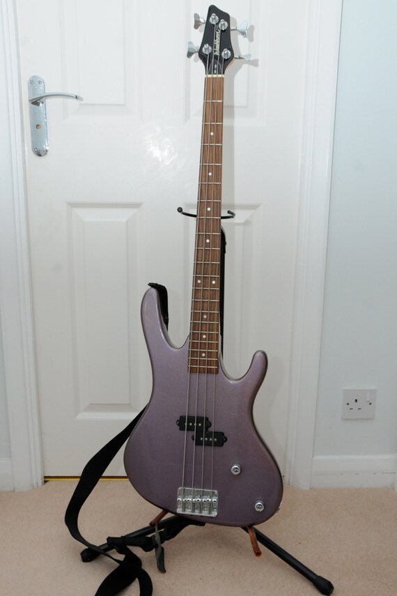 WASHBURN XB100 BANTAM SERIES BASS GUITAR