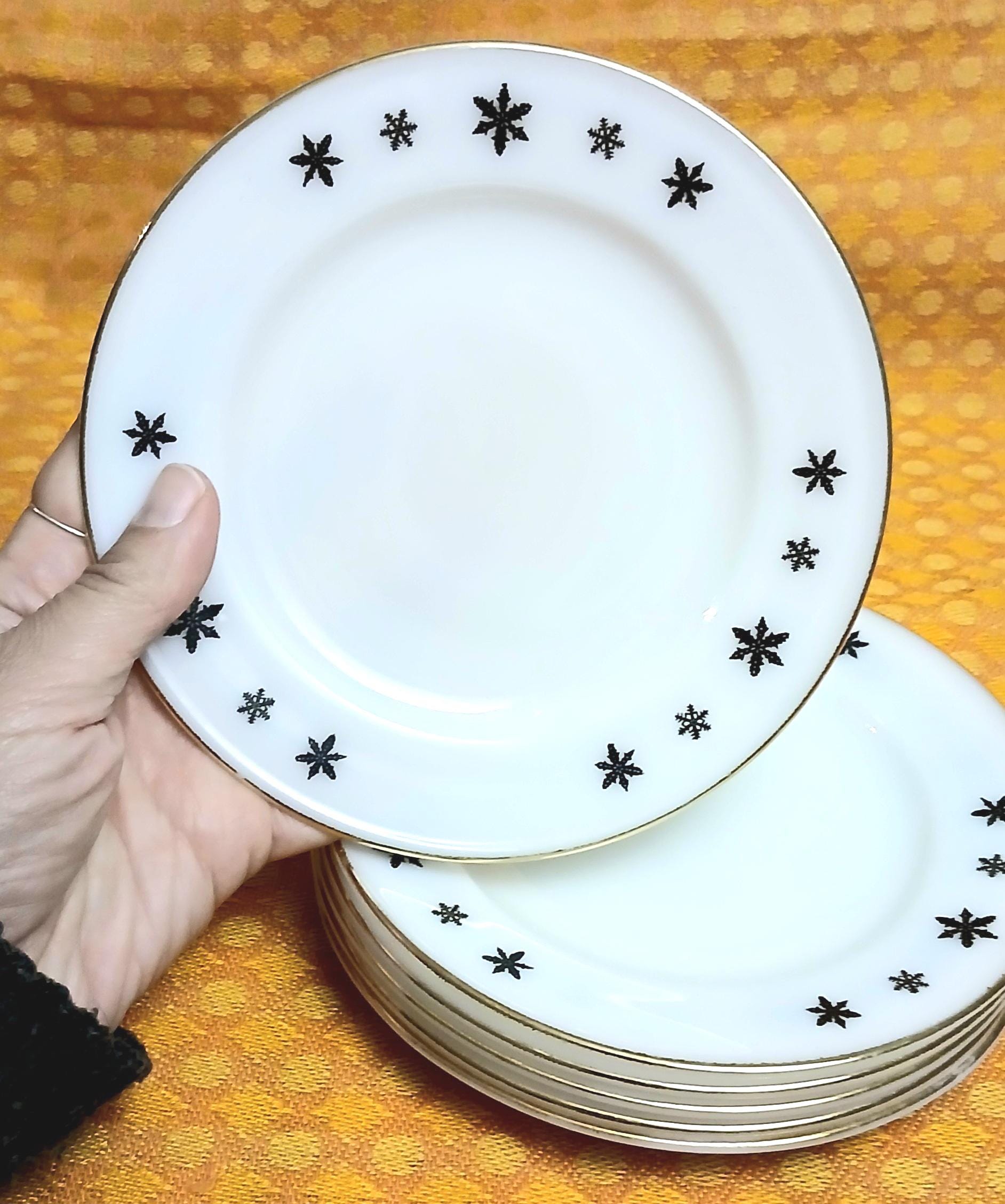 JAJPyrexスノーフレークプレートセット (ディナー・スープ・サラダ)12点 JAJ Pyrex Gaiety Sandwich Plates, Black Snowflakes, Mid Century