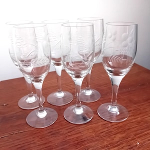 Sherry Glasses with Foliage Decoration, Etched Sherry Glasses, Liqueur Glasses, Vintage Glassware, Mid Century Barware, Bar Glassware, Gift