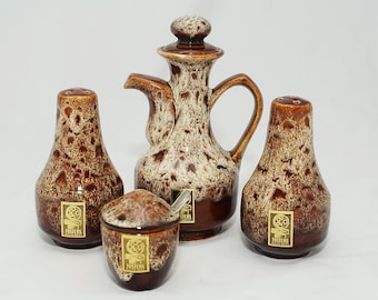 Fosters Pottery Cruet Set