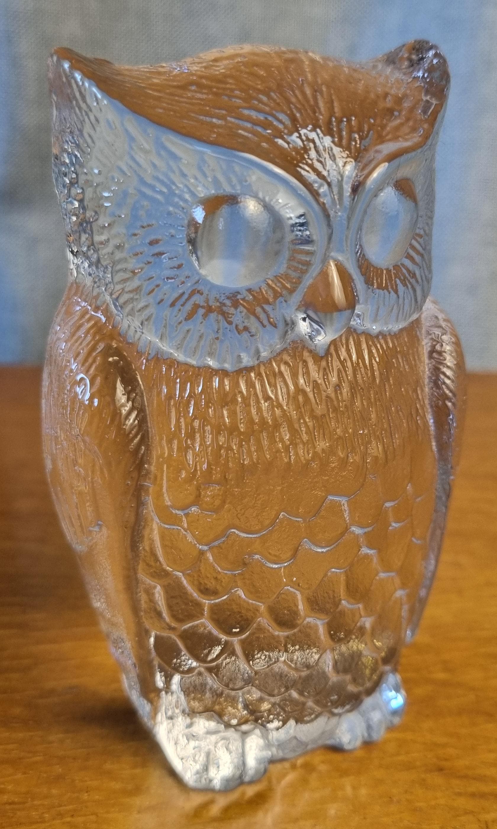 La Torrassa Glass Owl Figurine: Crystal Bird Sculpture