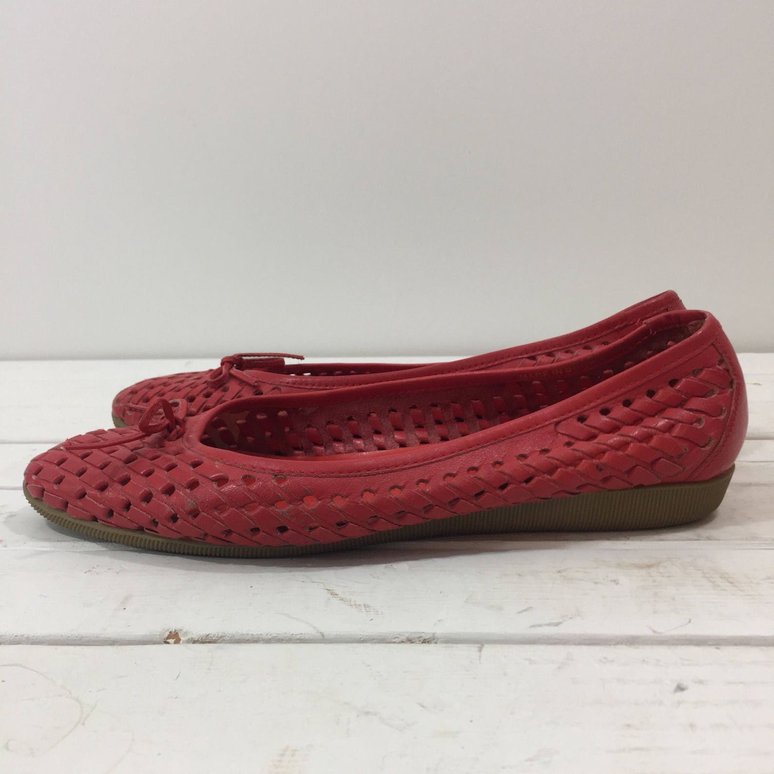 vintage 80's red woven leather ballet bow flats 8