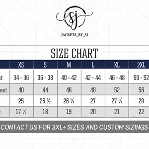 Puede incluir: Tabla de tallas de chaquetas, con medidas en pulgadas. Incluye medidas de pecho, chaqueta, mangas y hombros para tallas XS a 3XL. El logotipo de la marca "JACKETS_BY_SJ" est&aacute; en la parte superior.