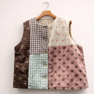 Débardeur matelassé en patchwork de coton bio recyclé, Veste matelassée tissée à la main, Débardeur rembourré en coton, Veste de superposition confortable, Vêtements d'extérieur uniques faits main