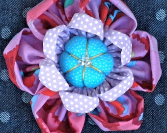 Fabric Flower Pin Brooch Pattern PDF Pattern Tutorial Kanzashi Flowers Headbands Hair Clip Bouquet Embellishments Kaffe Fassett La Todera