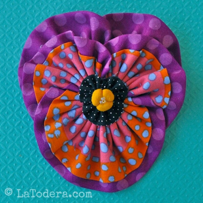 Kanzashi Flowers Pin Brooch Pansy Pattern PDF Pattern Tutorial Fabric Flower Headbands Hair Clip Bouquet Embellishments Wedding La Todera