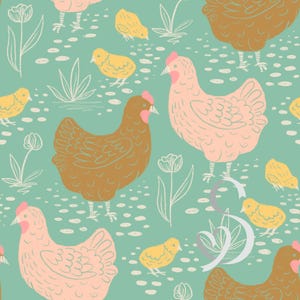 以下が含まれることがあります： 茶色、ピンク、黄色を基調とした鶏とひよこの繰り返し模様。背景はティール色。白い花と草の要素がデザイン全体に散りばめられています。イラストは気まぐれで手描きのスタイルです。