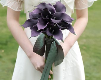 Dark Purple Calla Lily Bridal Bouquet, Romantic Gothic Wedding Flowers for Bride, Elegant Moody Wedding Bouquet