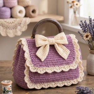 Modello per borsetta vintage con fiocco in pizzo all'uncinetto – Borsa strutturata con bordo smerlato (Download PDF)