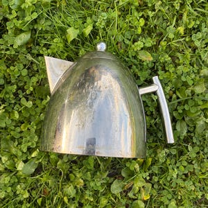 80-tals vintage minimalistisk tekanna i rostfritt stål, retro geometrisk kupolvattenkokare