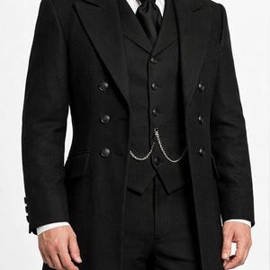 Abrigo de vestir victoriano de lana negra para hombre: estilo steampunk gótico de doble botonadura.