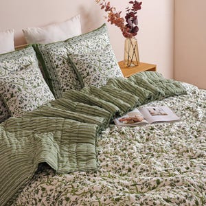 Olive Green Botanical Bird Block Print Quilt, 100% Cotton Comforter, Reversible Coverlet, Handmade All Season Bedding, Queen King Size