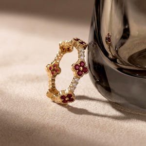 Anel de trevo de quatro folhas em ouro maciço 18K com rubi natural e diamantes | Anel de trevo de quatro folhas | Joia fina para usar em conjunto | Anel da sorte com rubi | Presente de aniversário