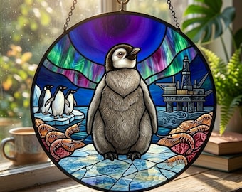Acchiappasole in vetro colorato con pinguino imperatore, decorazione naturalistica con fauna antartica.