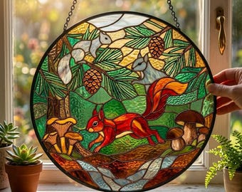 Acchiappasole in vetro colorato con scoiattolo rosso irlandese: ornamento da appendere a tema fauna selvatica del bosco.