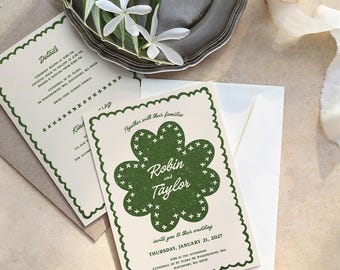 Hochzeitseinladungsvorlage „Grünes Kleeblatt“ | Retro-Hochzeitseinladung, handgezeichnet | Bearbeitbare Canva-Vorlage „Glücklich verliebt“ | Verspielte Gartenhochzeit