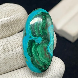 Högkvalitativ flodvågsmalakitkrysocolla ädelsten, oval cabochon, 31x15x5 MM, 29 CTS, perfekt för smyckestillverkning, #532