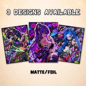 Puede incluir: Tres impresiones artísticas rectangulares con personajes de estilo anime vibrantes en paletas de colores neón violeta, azul y verde. El texto 3 DESIGNS AVAILABLE y MATTE/FOIL está impreso en la imagen. Cada impresión muestra ilustraciones detalladas.