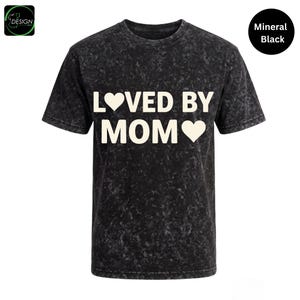 Loved By Mom Mineral Wash Shirt, Vintage Mom Tee, Mothers Day Gift, Cute Mama Shirt, Family Matching Tee bild 2