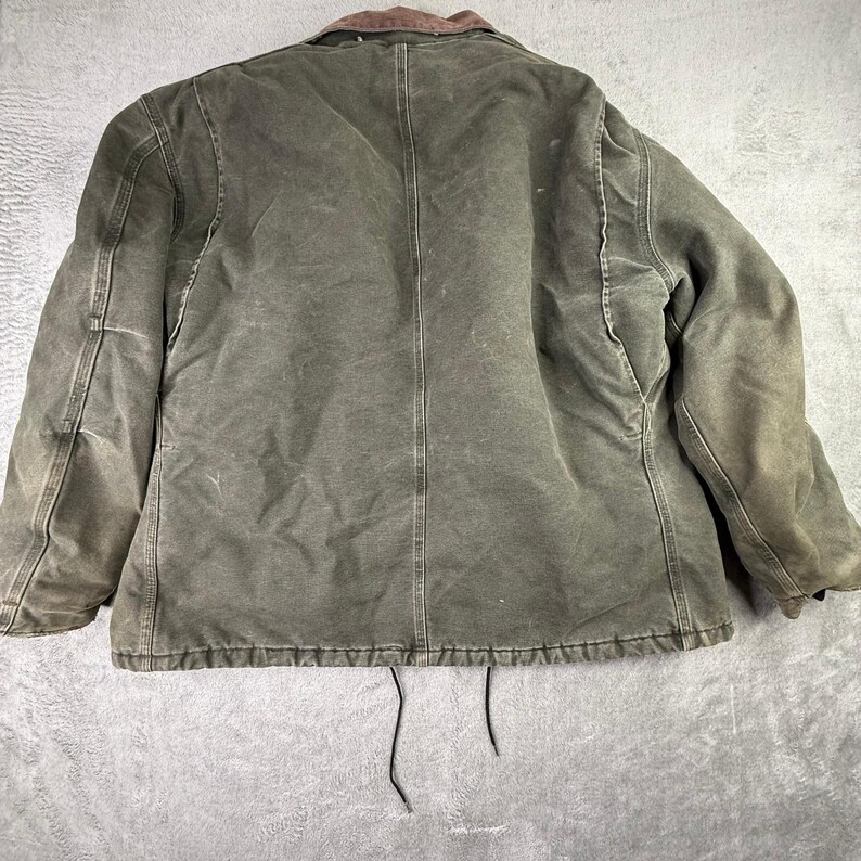 Chaqueta tradicional Carhartt Arctic Quilt con forro en color arenisca, verde musgo descolorido, C26 MS imagen 3