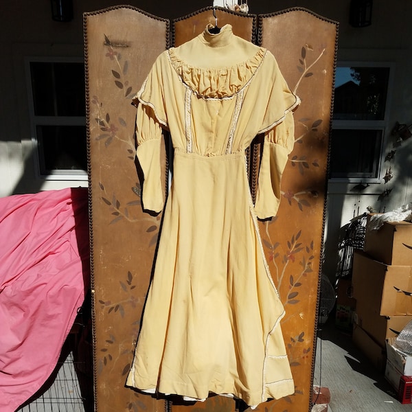 1920s pale yellow full length dress with ivory trim detail