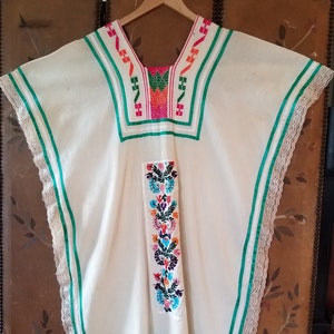 80s Mexican embroidered kaftan/ poncho/ tunic cheese cloth dress with lace and ribbon trimwith