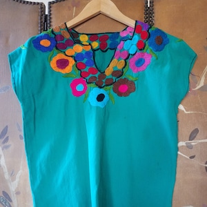 70s emerald green embroidered hippie / bobo blouse