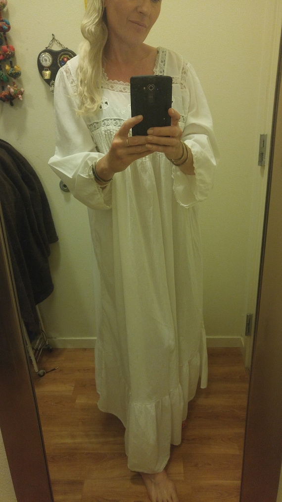 80's white cotton 20's style maxi eyelet and lace