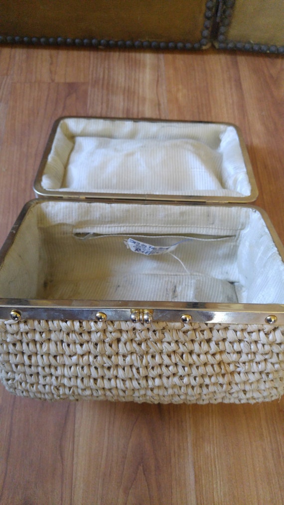 50's woven raffia box hand bag with metal handles… - image 5