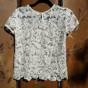 Y2K Bisou Bisou ivory lace short sleeved blouse