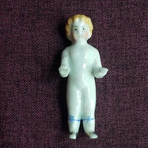 Antique Victorian rare frozen Charlotte, glazed porcelain/ China in wonderful condition bild 2