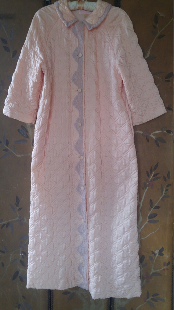 80s peach and grey lace quilted dressing gown by S