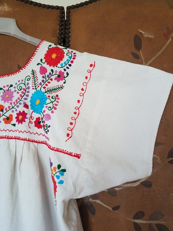 70s Mexican embroidered mini dress with colourful… - image 5