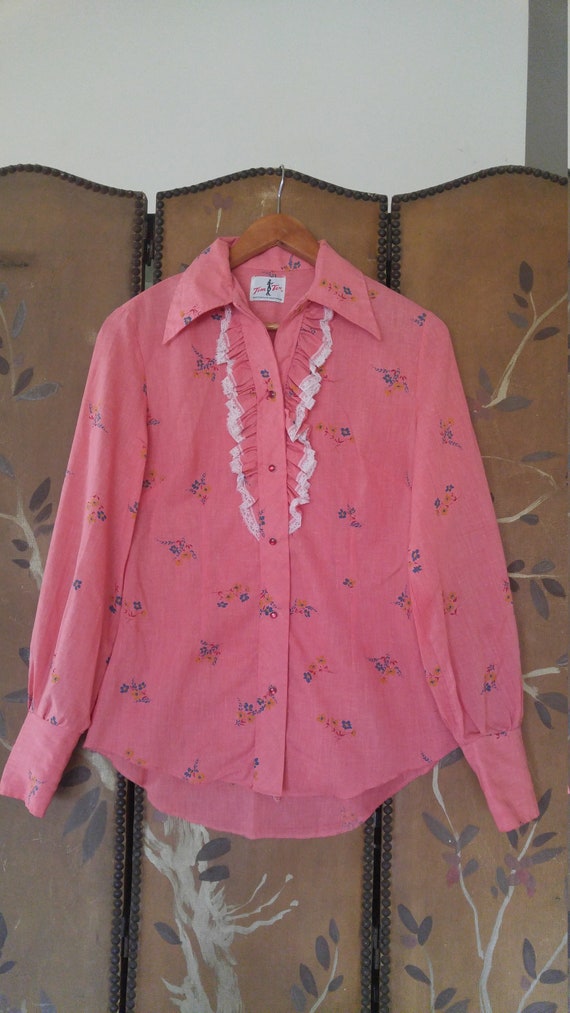 70s salmon flowered and white lace front Western s