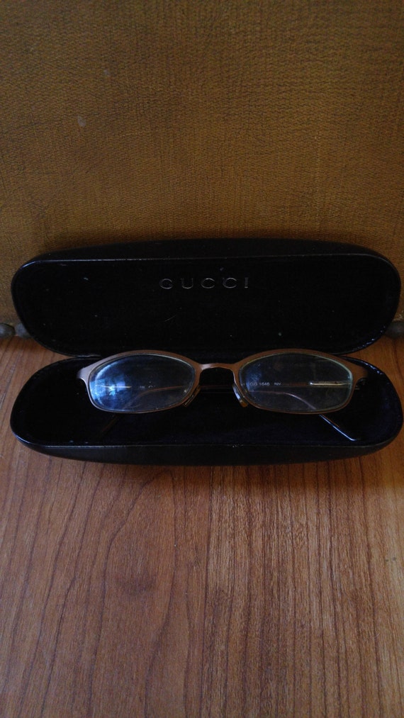 Vintage oval Gucci reading glasses with case Gem