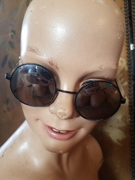 80s round dark mirror sunglasses