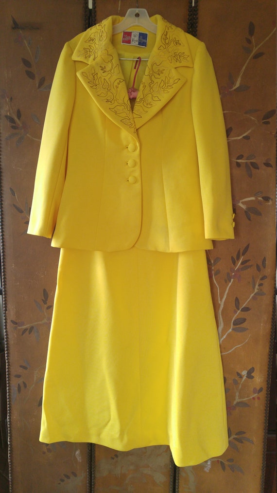 SALE! 60s lilli Ann knits suit in daffodil yellow